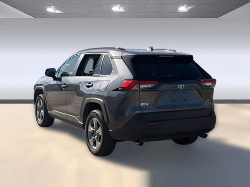 Used 2025 Toyota RAV4 LE AWD/4WD image 3