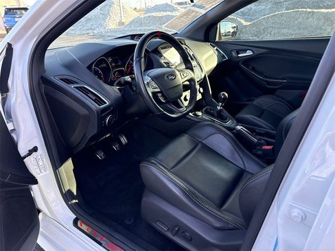 Used 2018 Ford Focus ST w/ Equipment Group 402A image 20