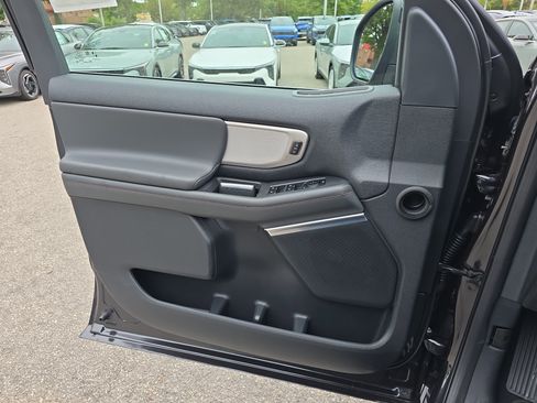 New 2025 Ford Expedition Active image 29