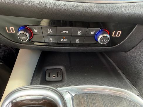 Used 2019 Buick Enclave Essence FWD image 25