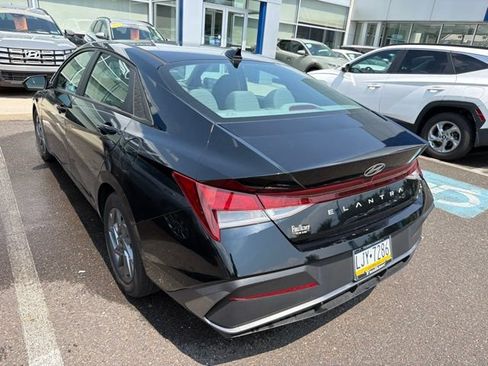 Used 2024 Hyundai Elantra SEL FWD image 7