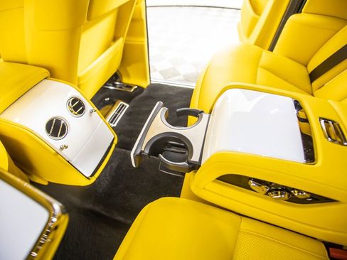 Used 2018 Rolls-Royce Phantom image 32