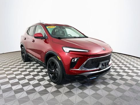 Used 2024 Buick Encore GX Sport Touring image 3