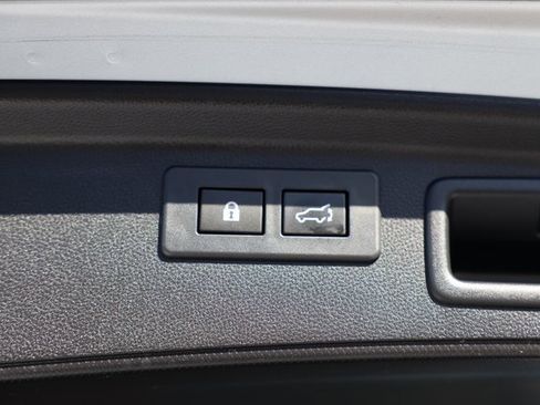 Used 2020 Subaru Forester Limited image 13