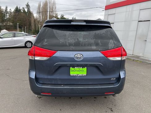 Used 2014 Toyota Sienna XLE image 5