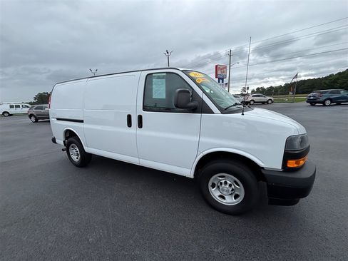 Used 2022 Chevrolet Express 2500 w/ Driver Convenience Package RWD image 9
