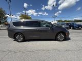 Certified 2021 Chrysler Pacifica Touring-L image 4