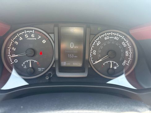 Used 2019 Toyota Tacoma TRD Sport AWD/4WD image 35