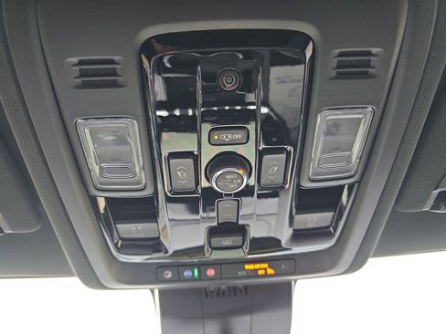 New 2026 GMC Yukon XL Elevation image 36