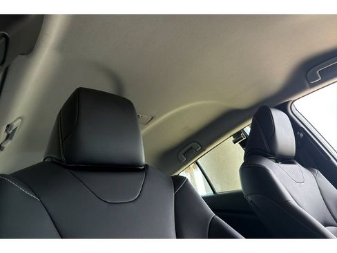 Used 2022 Toyota Prius Prime XLE FWD image 18