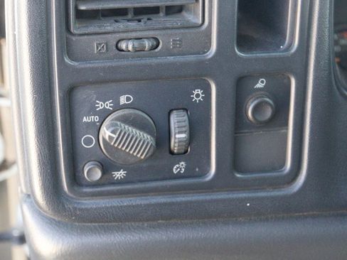 Used 2006 Chevrolet Silverado 3500 4x4 Crew Cab w/ Heavy-Duty Power Package image 15