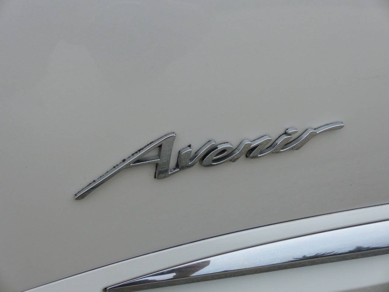 Used 2023 Buick Envision Avenir AWD/4WD image 15