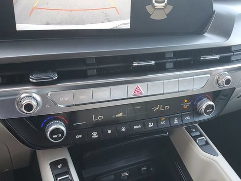 Certified 2025 Kia Telluride S FWD image 28