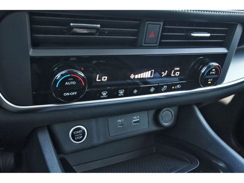 Used 2023 Nissan Rogue SV image 25