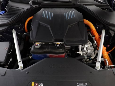 Used 2024 Genesis G80 image 24