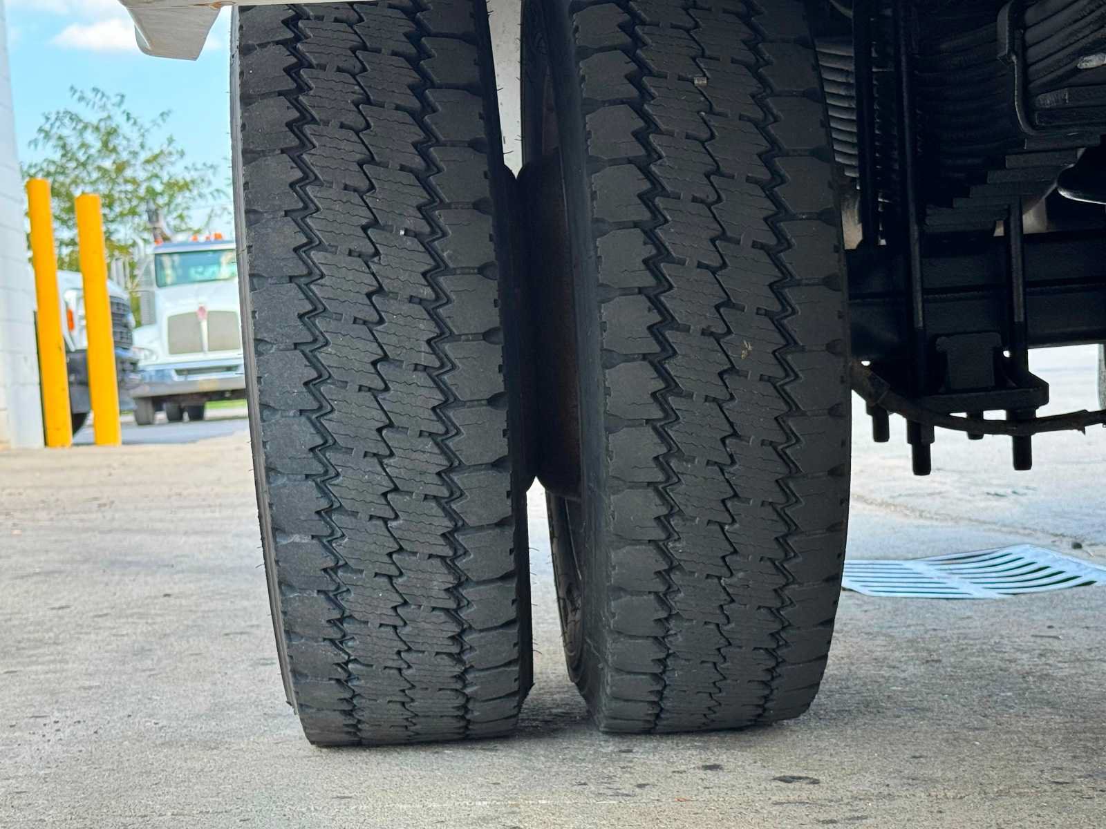Used 2015 Ford F550 2WD Regular Cab Super Duty image 20