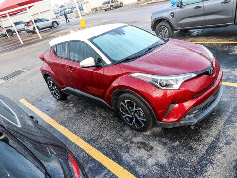 Used 2018 Toyota C-HR XLE image 7