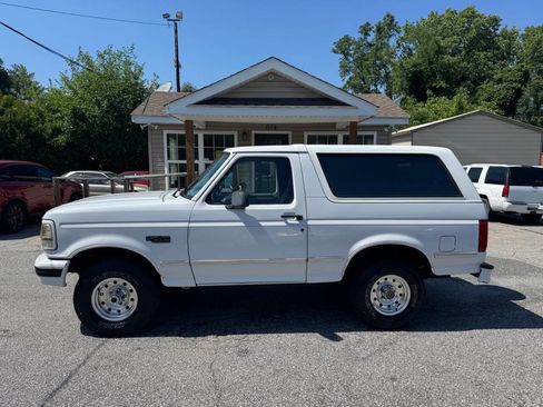 Used 1996 Ford Bronco XLT AWD/4WD image 3