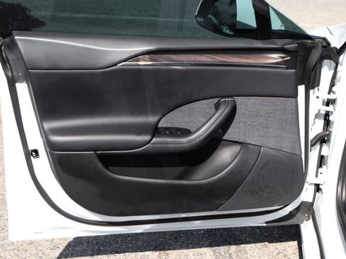 Used 2022 Tesla Model S AWD/4WD image 15