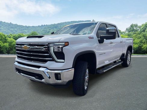 Used 2025 Chevrolet Silverado 3500 LTZ w/ LTZ Plus Package AWD/4WD image 24