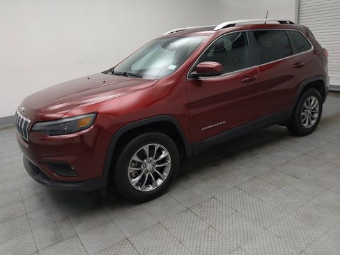 Used 2019 Jeep Cherokee Latitude Plus w/ Comfort/Convenience Group image 2