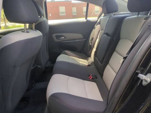 Used 2013 Chevrolet Cruze LS FWD image 21