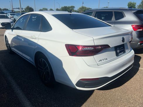 Used 2024 Volkswagen Jetta Sport FWD image 4