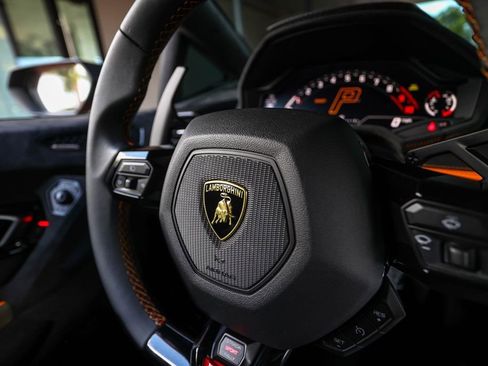 Used 2024 Lamborghini Huracan Sterrato AWD/4WD image 38