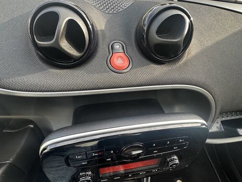 Used 2016 smart fortwo passion image 15