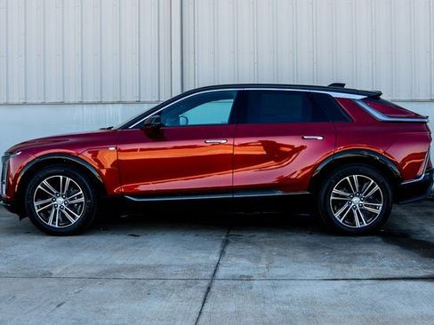 New 2026 Cadillac Lyriq Luxury image 4