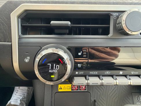 Used 2026 Toyota Tacoma Limited AWD/4WD image 20