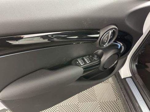 Certified 2023 MINI Cooper 4-Door Hardtop image 11