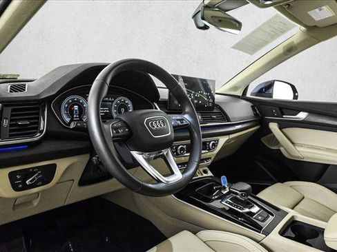 Certified 2025 Audi Q5 2.0T Premium Plus w/ Premium Plus Package image 10
