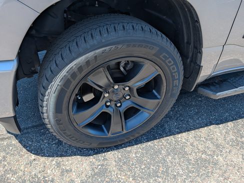 Used 2020 RAM 1500 Big Horn AWD/4WD image 9