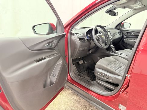 Used 2024 Chevrolet Equinox LT image 12