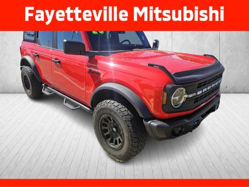 Used 2023 Ford Bronco Black Diamond image 2