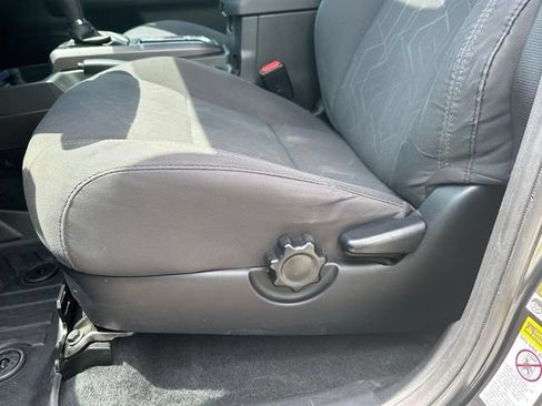 Used 2017 Toyota Tacoma TRD Sport w/ Premium & Technology Package AWD/4WD image 23