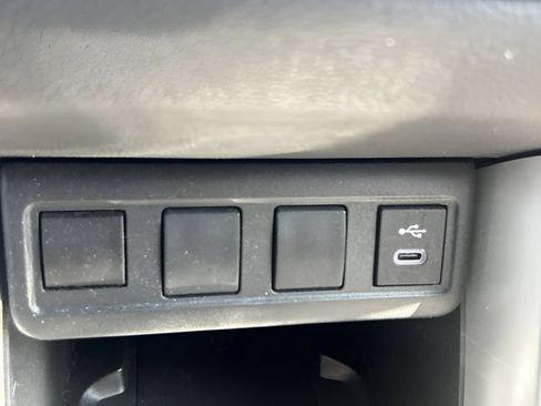 Used 2024 Toyota Corolla Cross AWD Hybrid w/ Moonroof Package image 28