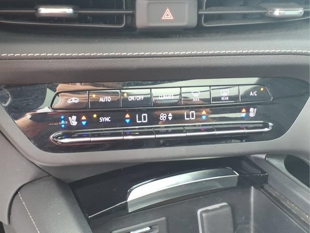 Used 2023 Buick Envision Avenir AWD/4WD image 9