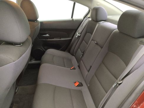 Used 2015 Chevrolet Cruze LT w/ Technology Package FWD image 18