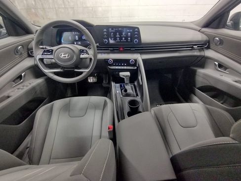 Used 2025 Hyundai Elantra Sport FWD image 34