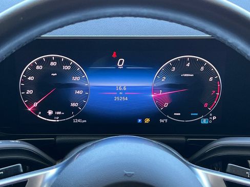 Certified 2025 Mercedes-Benz GLA 250 4MATIC image 32