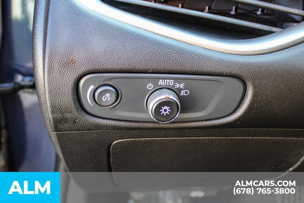 Used 2025 Chevrolet Malibu LT FWD image 30