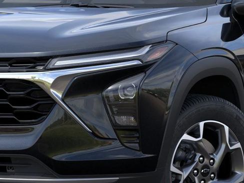 New 2026 Chevrolet Trax LT w/ LT Convenience Package FWD image 10