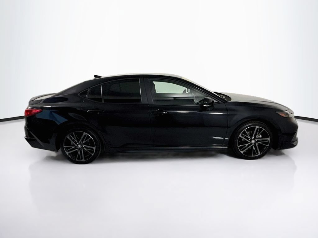 Used 2025 Toyota Camry XSE FWD image 4