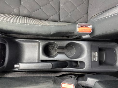 Used 2020 Nissan Kicks S FWD image 29