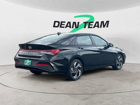 Certified 2025 Hyundai Elantra SEL FWD image 7