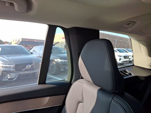 Certified 2026 Volvo XC90 B6 Plus AWD/4WD image 12