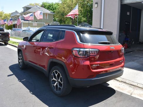 Used 2025 Jeep Compass Limited AWD/4WD image 8