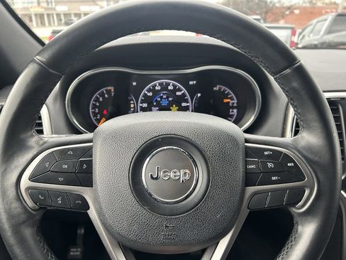 Used 2018 Jeep Grand Cherokee Laredo image 17
